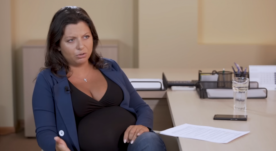 Маргарита Симоньян заметила загадочного черного кота у дома после смерти Кеосаяна